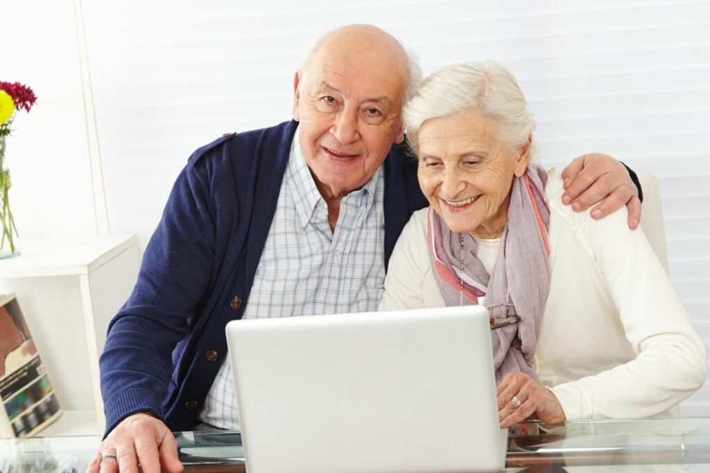 Couples on a laptop